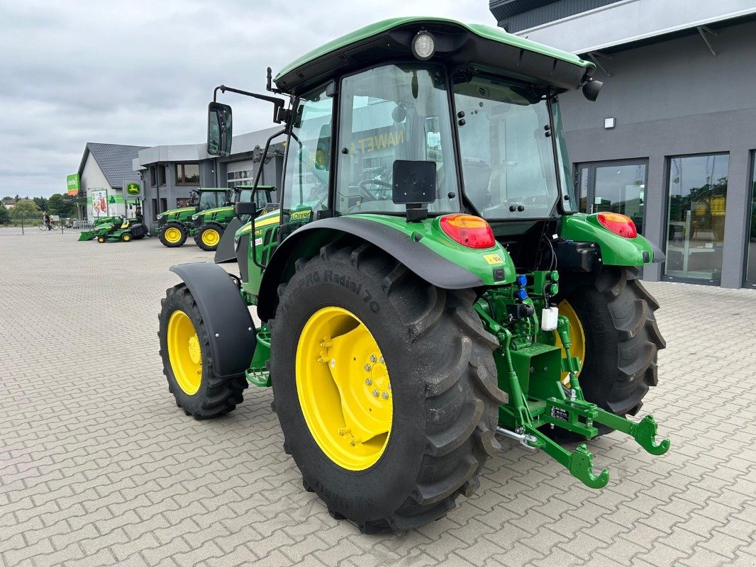 Traktor van het type John Deere 5075E, Gebrauchtmaschine in Mrągowo (Foto 5)