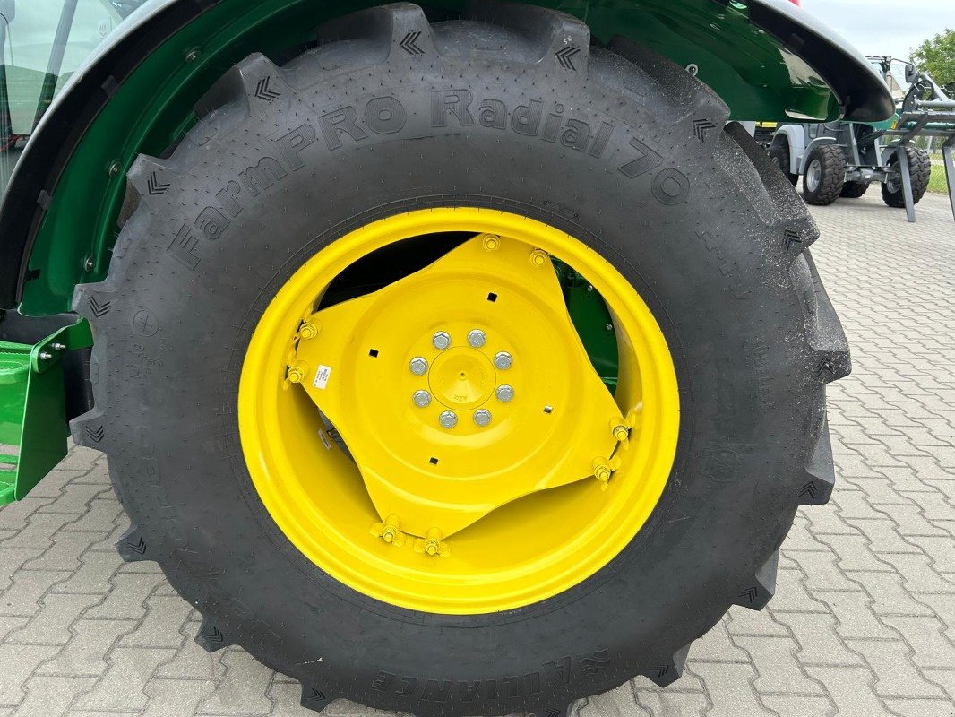 Traktor typu John Deere 5075E, Gebrauchtmaschine w Mrągowo (Zdjęcie 11)