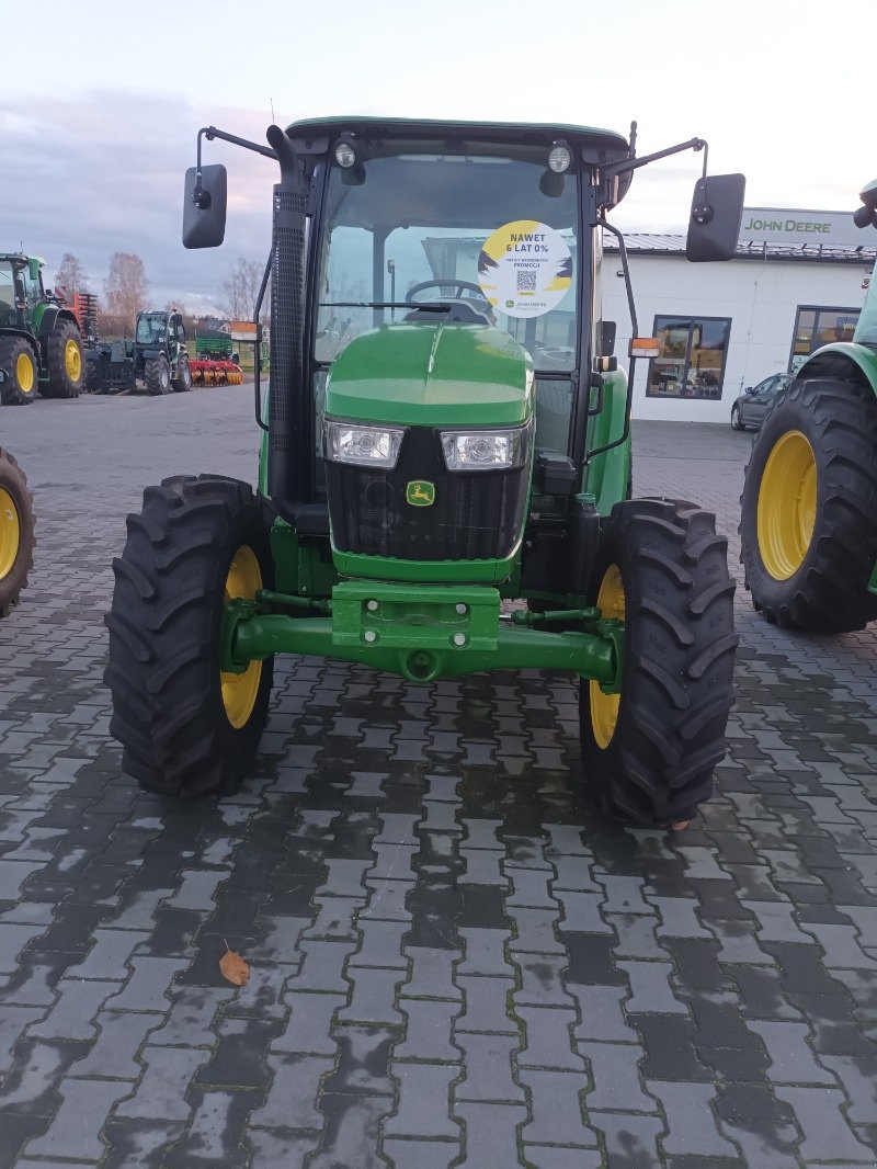 Traktor des Typs John Deere 5075E, Neumaschine in Mrągowo (Bild 1)