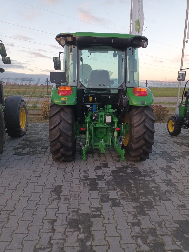 Traktor des Typs John Deere 5075E, Neumaschine in Mrągowo (Bild 2)