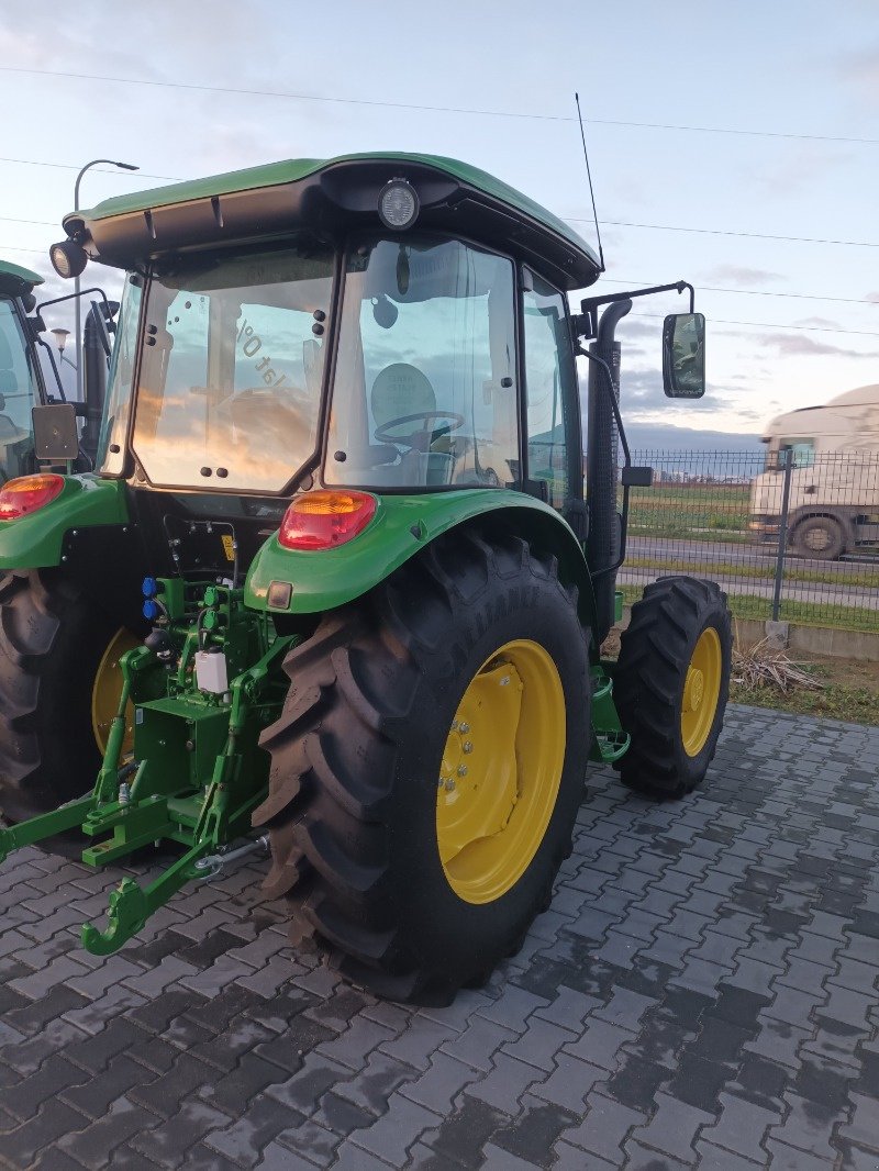 Traktor des Typs John Deere 5075E, Neumaschine in Mrągowo (Bild 3)