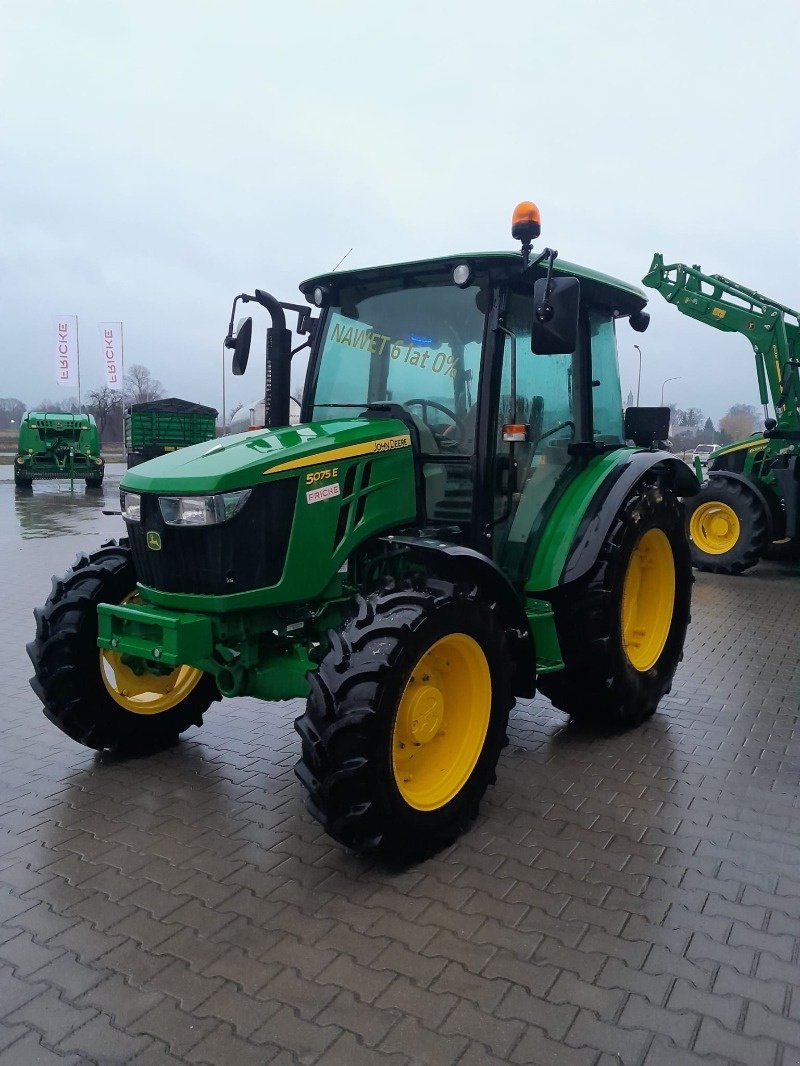 Traktor typu John Deere 5075E, Gebrauchtmaschine w Mrągowo (Zdjęcie 5)