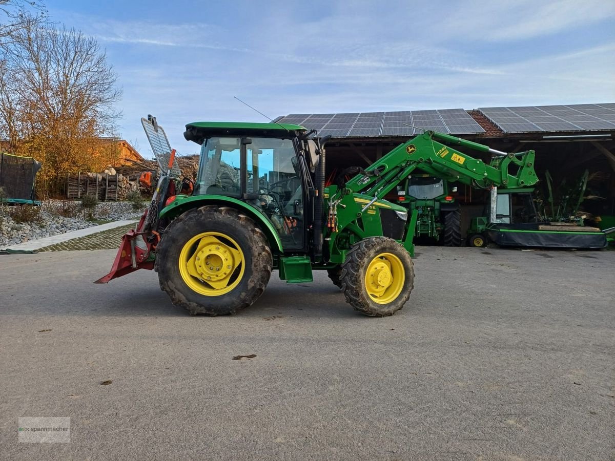 Traktor типа John Deere 5075E, Gebrauchtmaschine в Auerbach (Фотография 4)