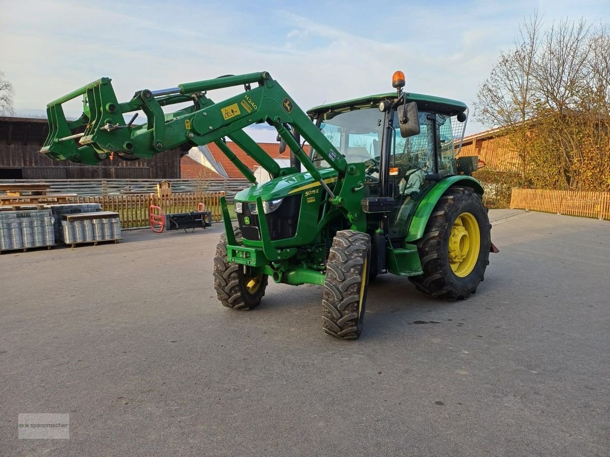 Traktor типа John Deere 5075E, Gebrauchtmaschine в Auerbach (Фотография 1)