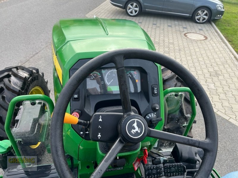 Traktor of the type John Deere 5075E, Neumaschine in Wettringen (Picture 10)