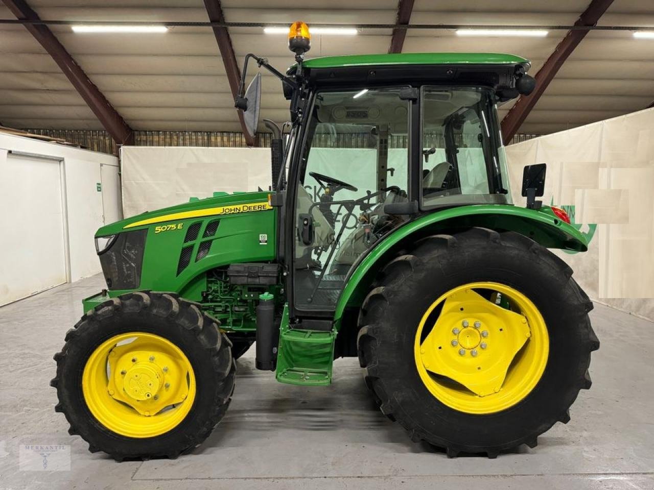 Traktor del tipo John Deere 5075E, Gebrauchtmaschine en Pragsdorf (Imagen 4)