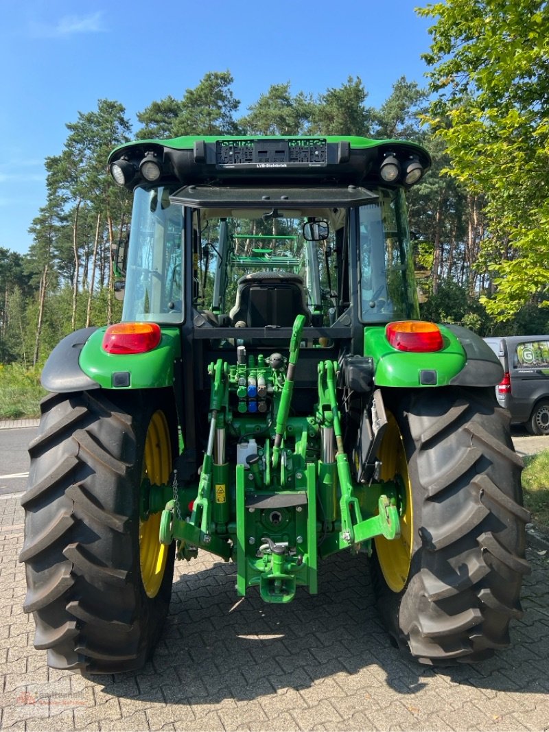 Traktor van het type John Deere 5075M + Stoll Solid 38-20, Ausstellungsmaschine in Marl (Foto 5)