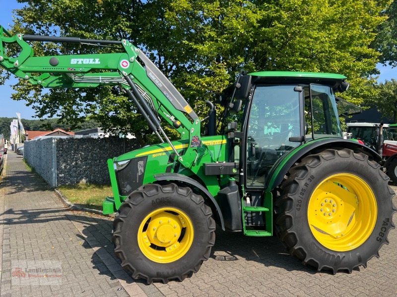 Traktor du type John Deere 5075M + Stoll Solid 38-20, Ausstellungsmaschine en Marl (Photo 3)