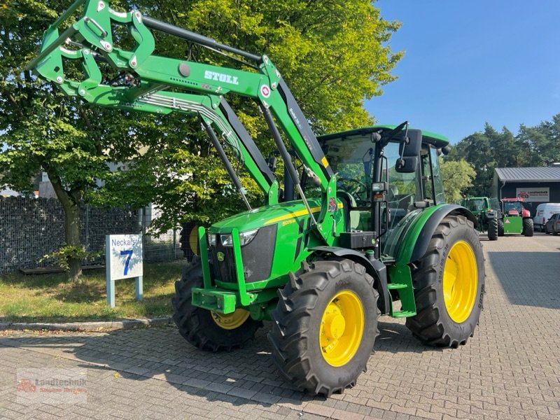 Traktor del tipo John Deere 5075M + Stoll Solid 38-20, Ausstellungsmaschine en Marl (Imagen 1)