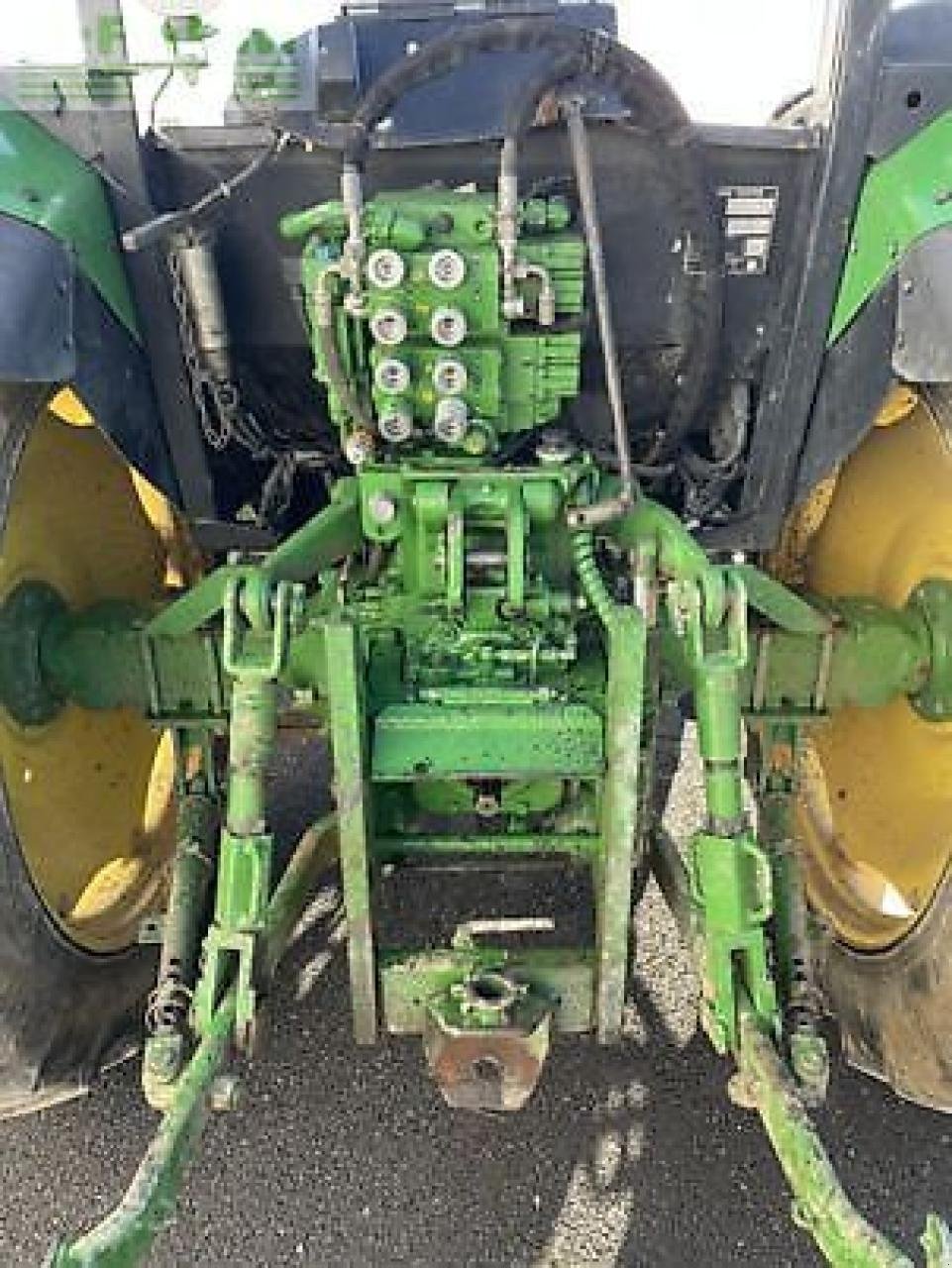 Traktor van het type John Deere 5080g, Gebrauchtmaschine in MONFERRAN (Foto 4)