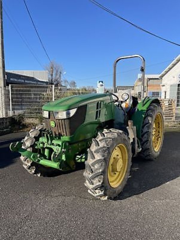 Traktor от тип John Deere 5080G, Gebrauchtmaschine в MOISSAC (Снимка 1)