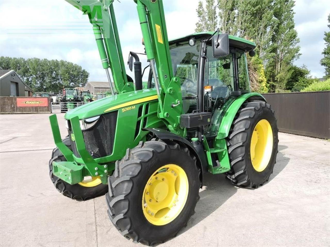 Traktor of the type John Deere 5085m, Gebrauchtmaschine in SPALDING (Picture 14)