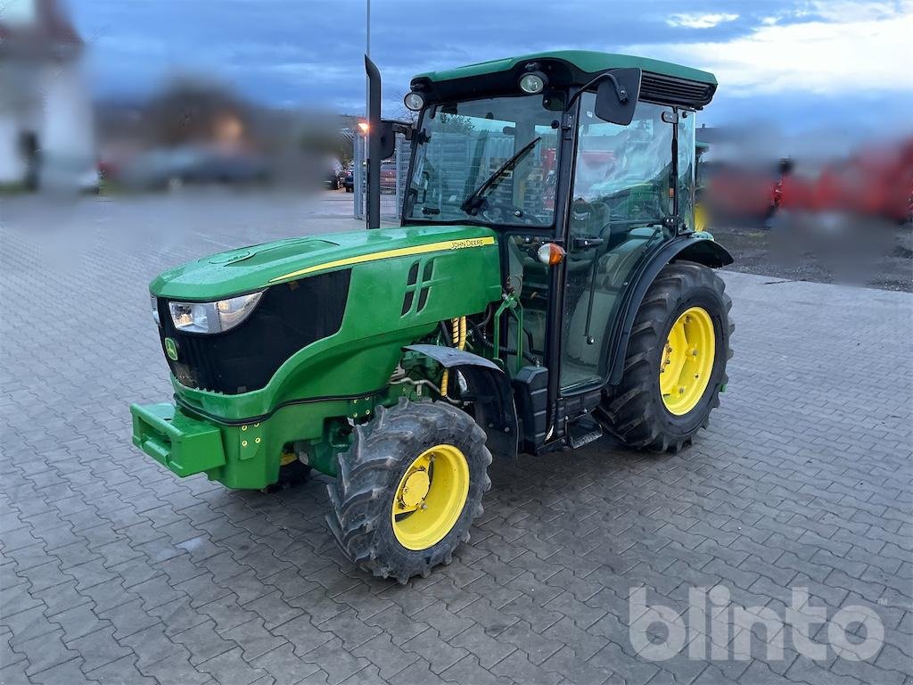 Traktor типа John Deere 50885 GN, Gebrauchtmaschine в Düsseldorf (Фотография 1)