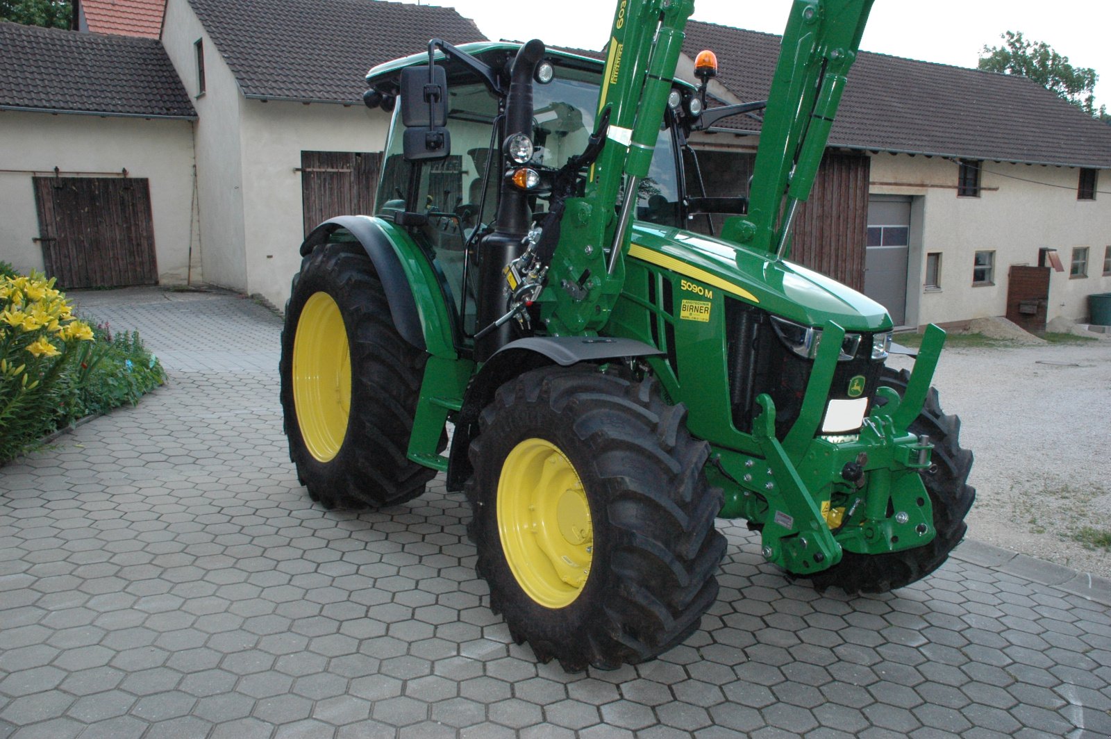 Traktor des Typs John Deere 5090 M, Gebrauchtmaschine in Amberg (Bild 3)