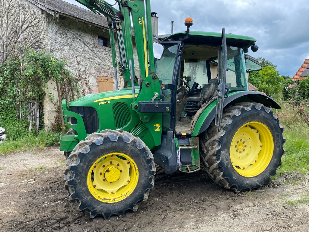 Traktor типа John Deere 5090 R + CHARGEUR, Gebrauchtmaschine в PIERRE BUFFIERE (Фотография 3)