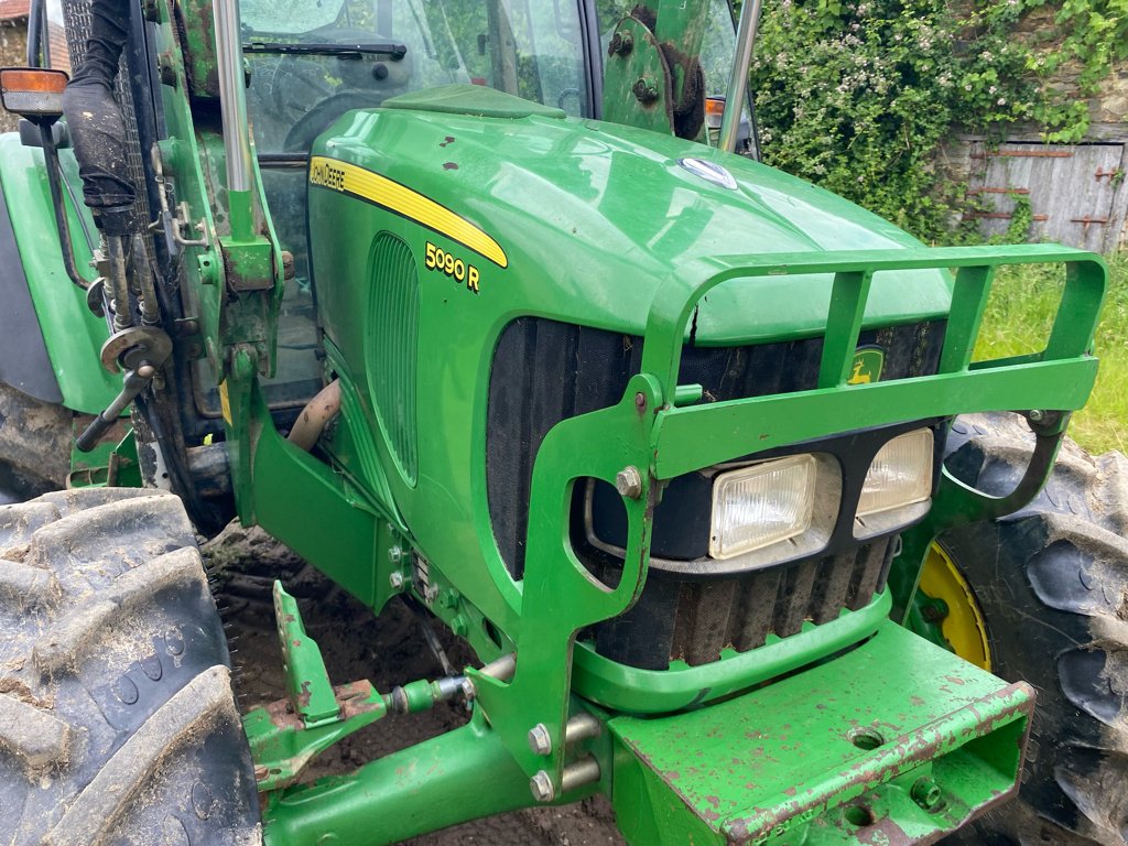 Traktor du type John Deere 5090 R + CHARGEUR, Gebrauchtmaschine en PIERRE BUFFIERE (Photo 9)