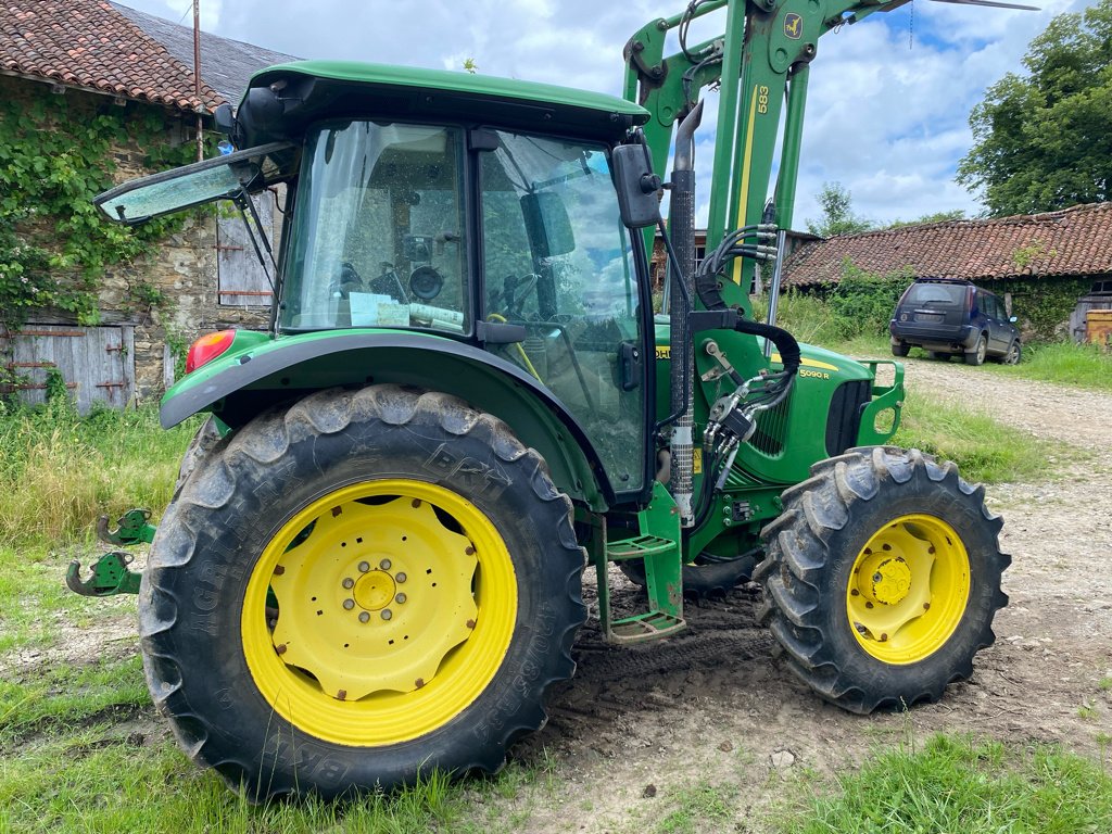 Traktor typu John Deere 5090 R + CHARGEUR, Gebrauchtmaschine v PIERRE BUFFIERE (Obrázok 2)