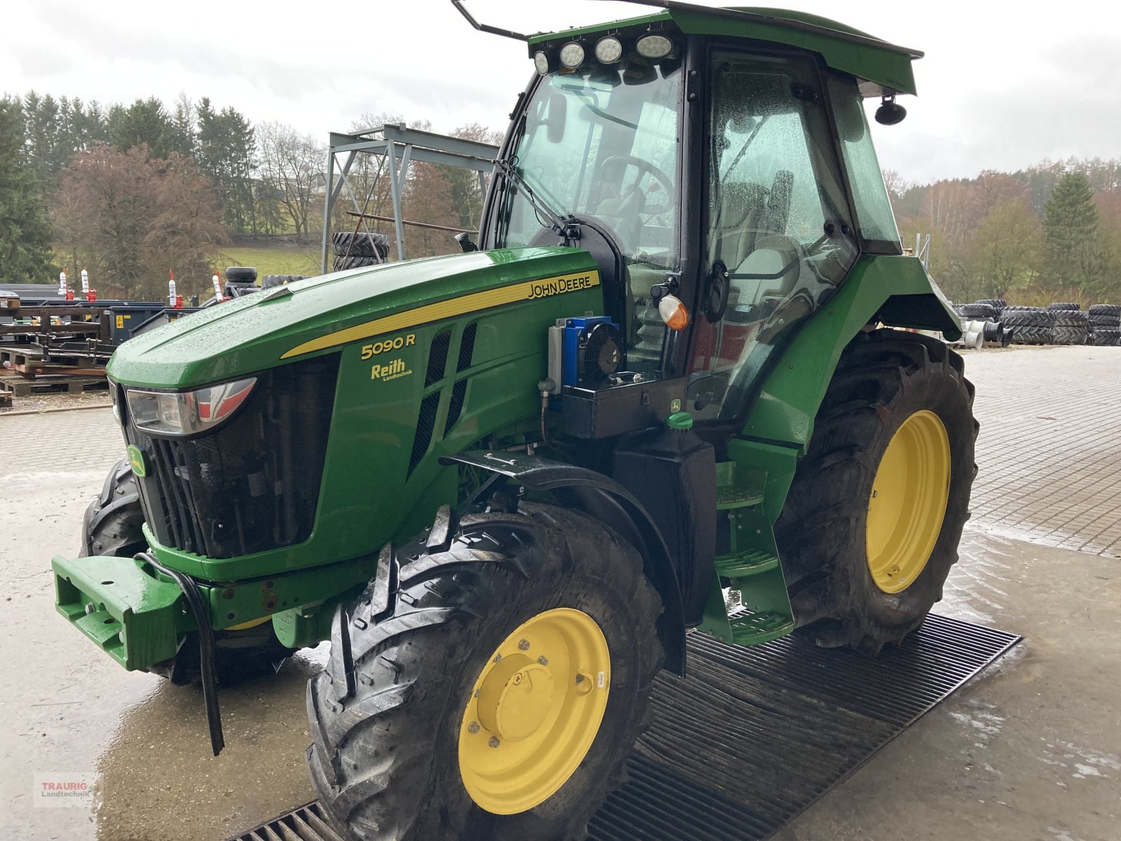 Traktor от тип John Deere 5090 R Hopfen, Gebrauchtmaschine в Mainburg/Wambach (Снимка 4)