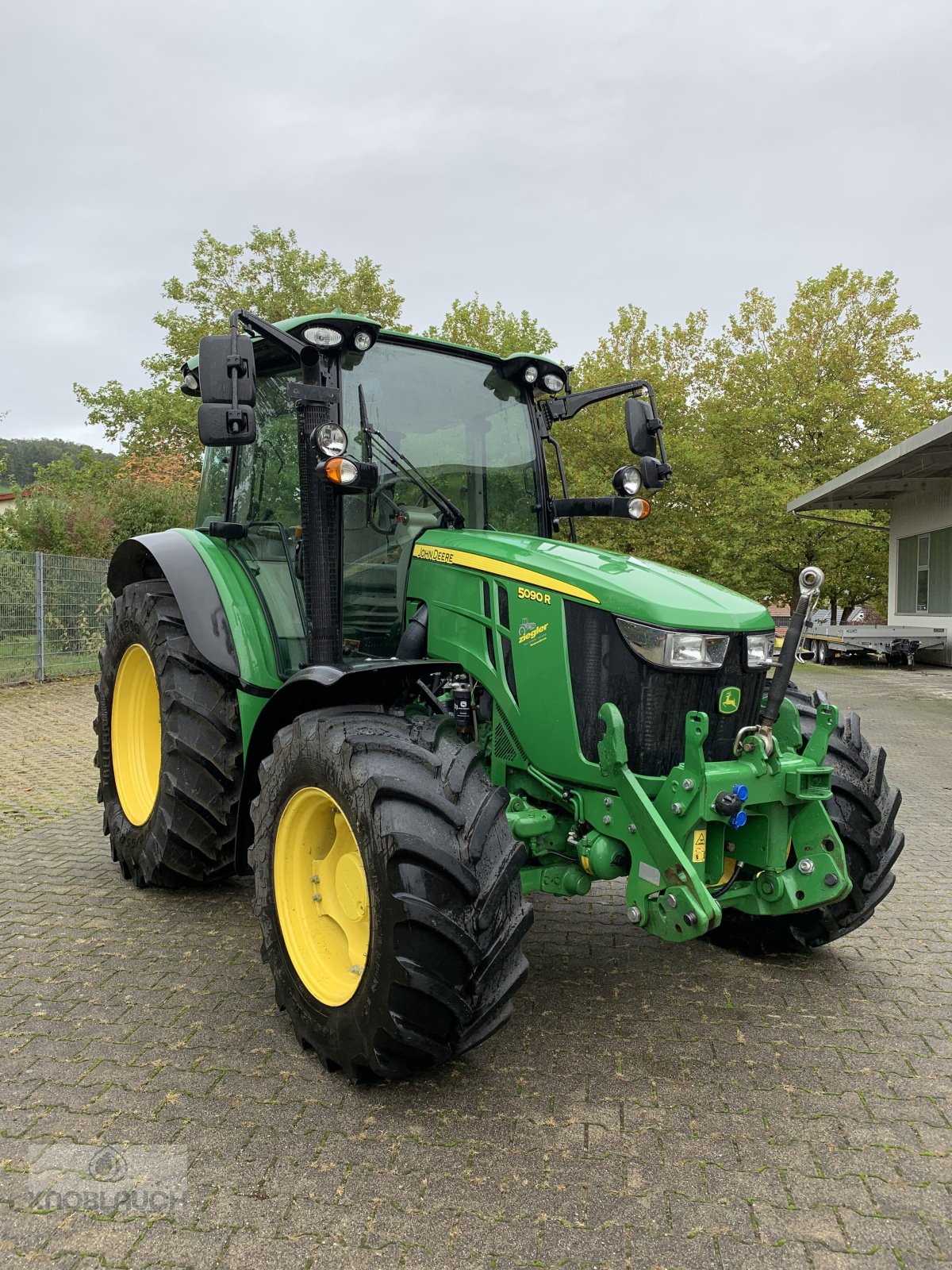 Traktor des Typs John Deere 5090 R, Gebrauchtmaschine in Kandern-Tannenkirch (Bild 2)