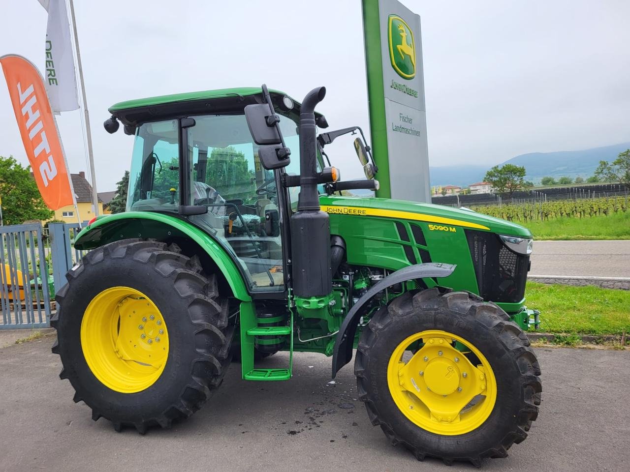 Traktor des Typs John Deere 5090M 16/16 AC DL DEMO, Gebrauchtmaschine in Niederkirchen (Bild 3)