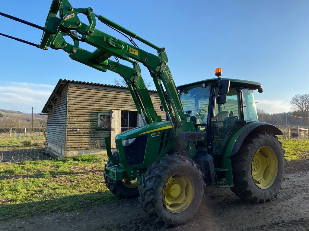 Traktor of the type John Deere 5090M ( DESTOCKAGE ), Gebrauchtmaschine in MAURIAC (Picture 2)