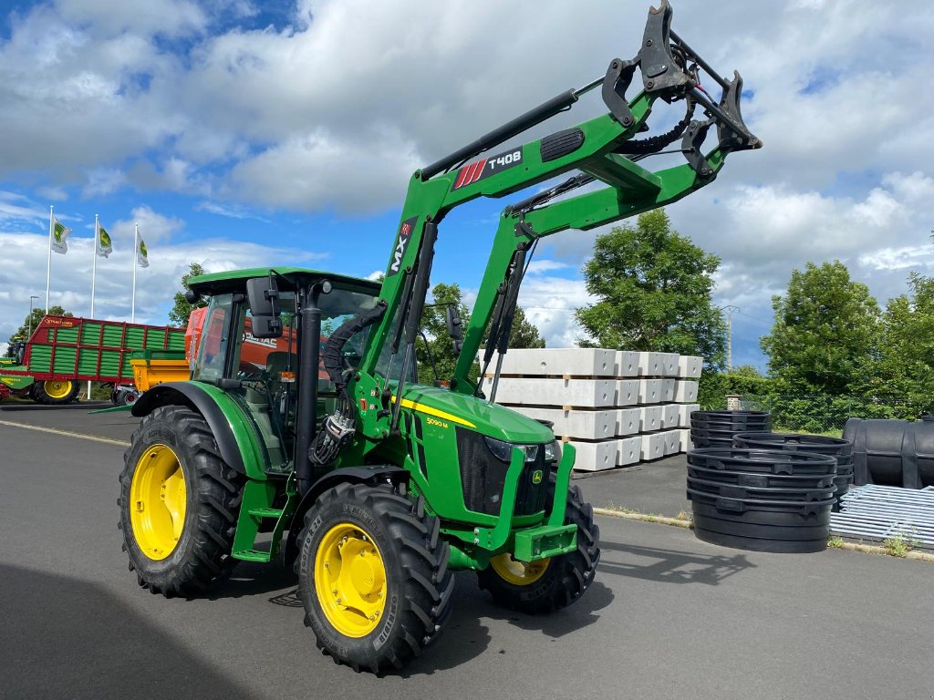 Traktor типа John Deere 5090M, Gebrauchtmaschine в SAINT FLOUR (Фотография 3)