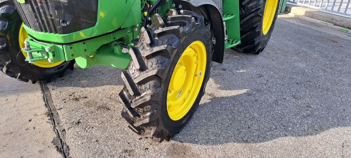 Traktor tipa John Deere 5090M, Neumaschine u Zwettl (Slika 18)