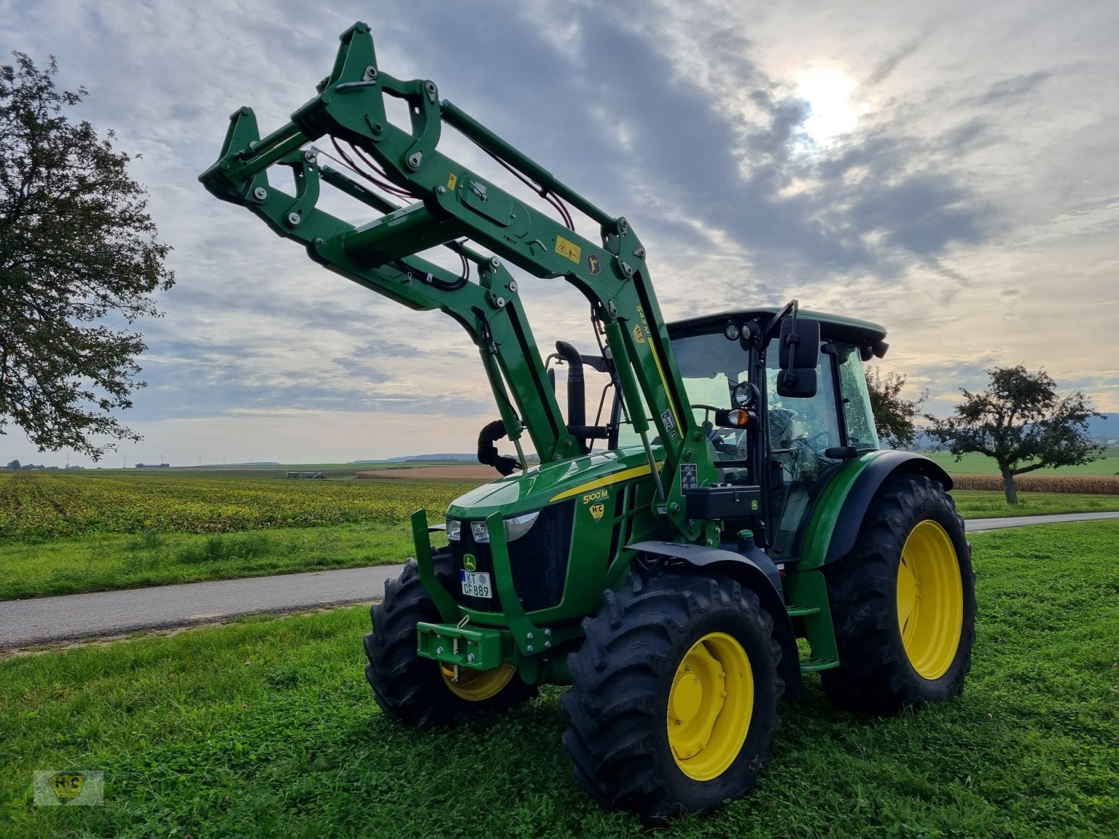 Traktor van het type John Deere 5100 M mit Frontlader, Gebrauchtmaschine in Willanzheim (Foto 1)