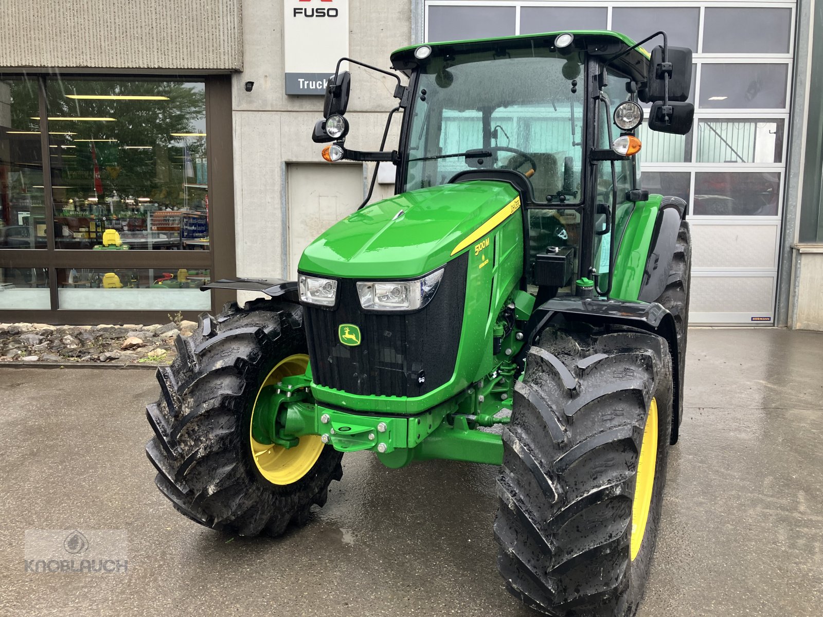 Traktor van het type John Deere 5100 M, Neumaschine in Ravensburg (Foto 1)