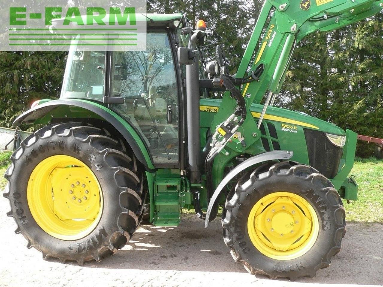 Traktor del tipo John Deere 5100 r + chargeur, Gebrauchtmaschine en Ytrac (Imagen 1)