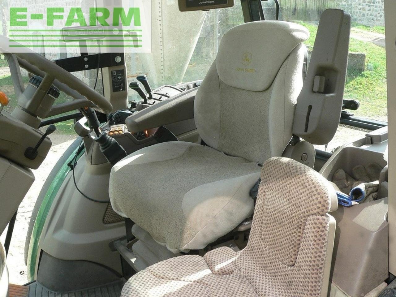 Traktor du type John Deere 5100 r + chargeur, Gebrauchtmaschine en Ytrac (Photo 8)