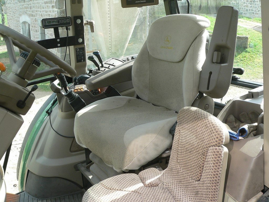 Traktor del tipo John Deere 5100 R + CHARGEUR, Gebrauchtmaschine en MEYMAC (Imagen 8)