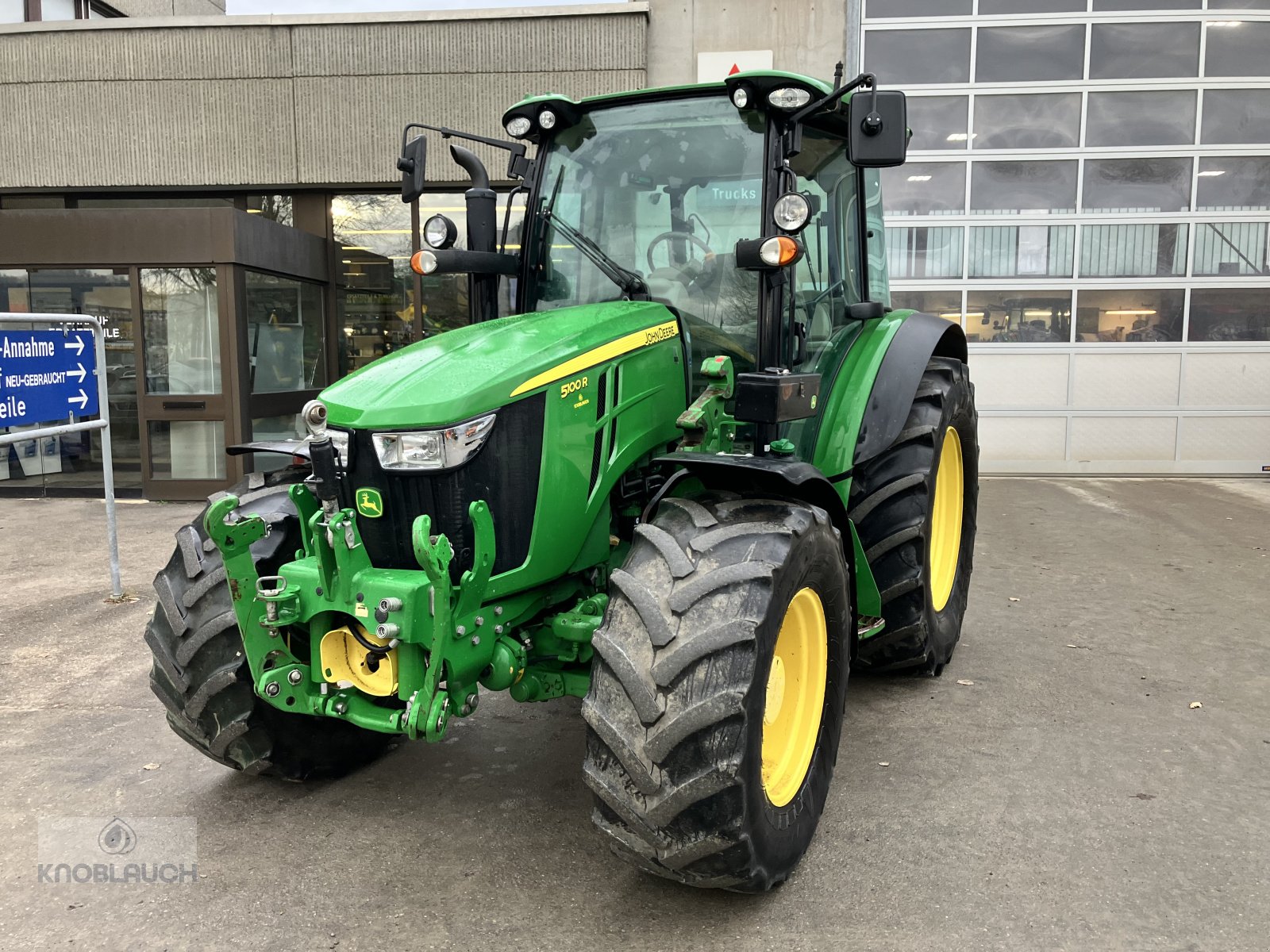 Traktor of the type John Deere 5100 R, Gebrauchtmaschine in Ravensburg (Picture 2)