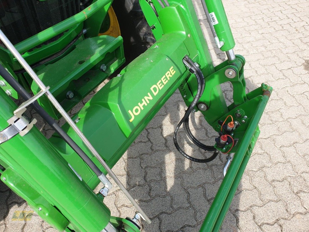 Traktor van het type John Deere 5100M mit 543R Frontlader, Gebrauchtmaschine in Schenkenberg (Foto 9)