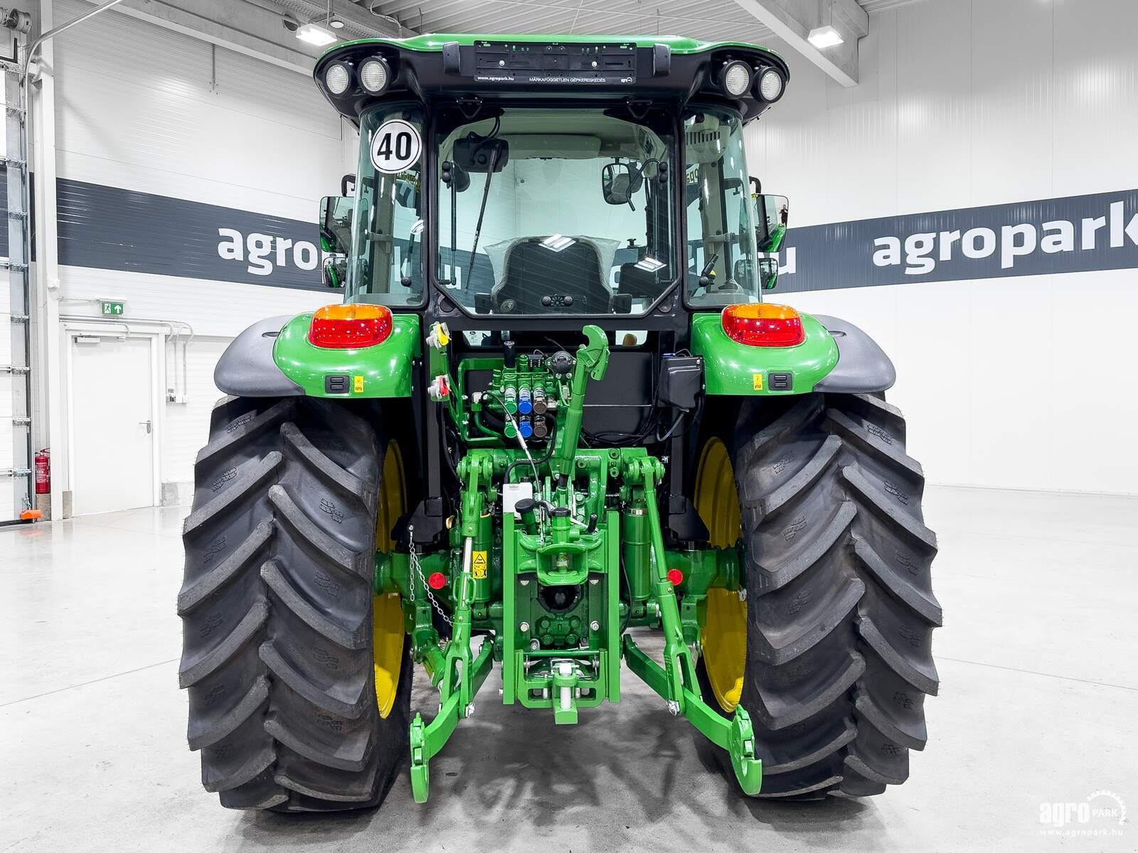 Traktor типа John Deere 5100M, Gebrauchtmaschine в Csengele (Фотография 5)