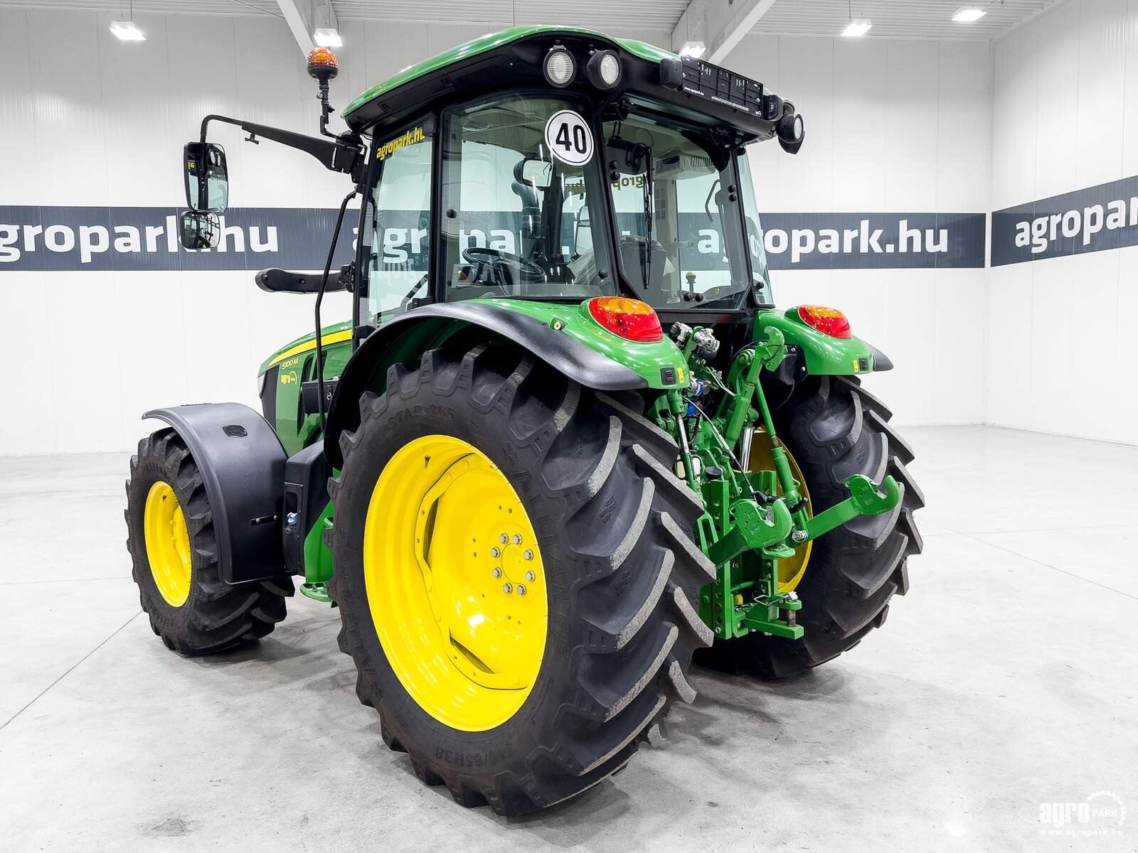 Traktor от тип John Deere 5100M, Gebrauchtmaschine в Csengele (Снимка 4)