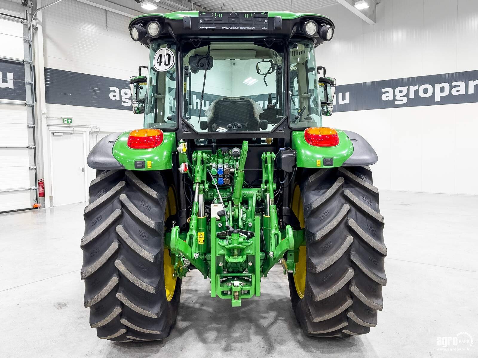 Traktor типа John Deere 5100M, Gebrauchtmaschine в Csengele (Фотография 5)