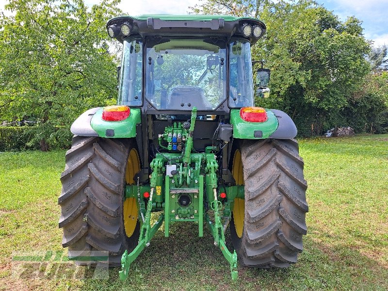 Traktor des Typs John Deere 5100M, Neumaschine in Emskirchen (Bild 4)