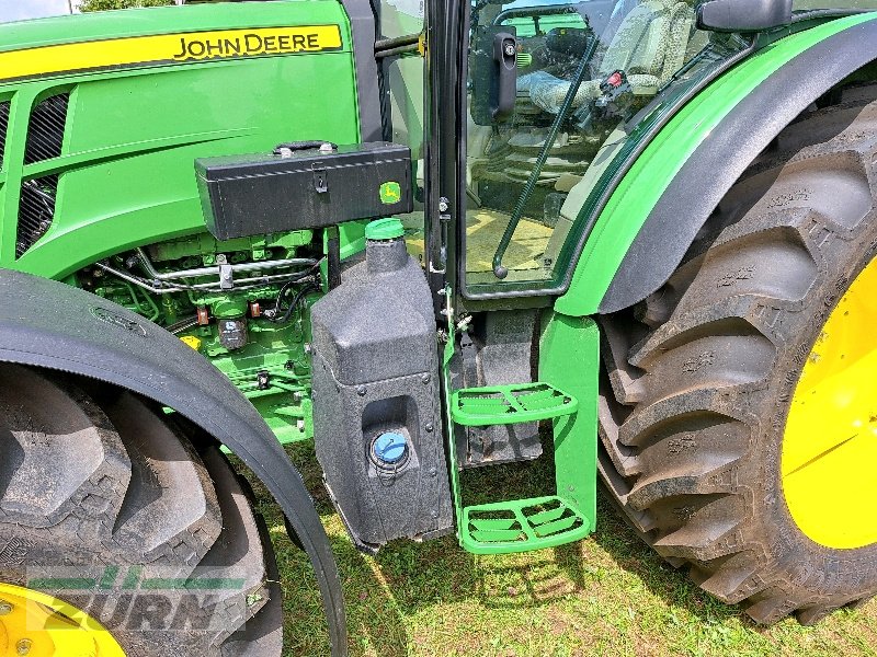 Traktor of the type John Deere 5100M, Neumaschine in Emskirchen (Picture 9)