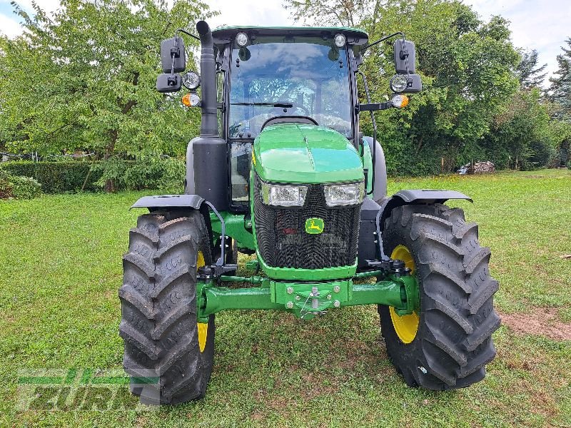 Traktor of the type John Deere 5100M, Neumaschine in Emskirchen (Picture 3)