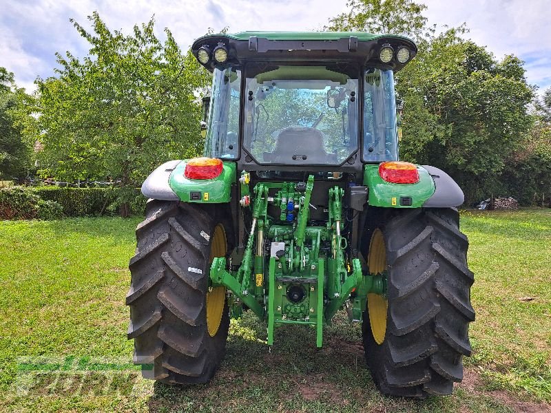 Traktor des Typs John Deere 5100M, Neumaschine in Emskirchen (Bild 4)