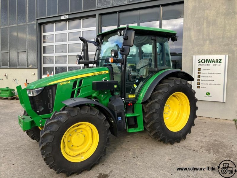 Traktor van het type John Deere 5100M, Neumaschine in Aspach (Foto 1)