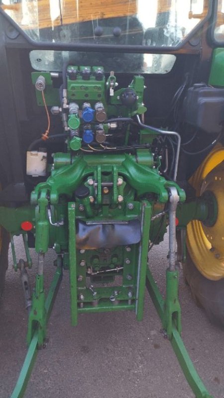 Traktor des Typs John Deere 5100M, Gebrauchtmaschine in ENNEZAT (Bild 6)