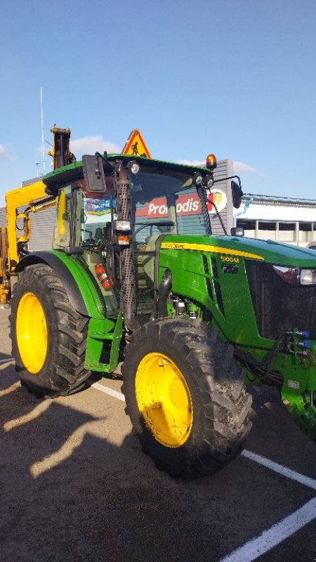 Traktor des Typs John Deere 5100M, Gebrauchtmaschine in ENNEZAT (Bild 1)