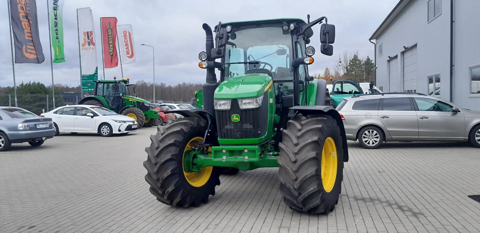 Traktor des Typs John Deere 5100M, Neumaschine in Mrągowo (Bild 4)