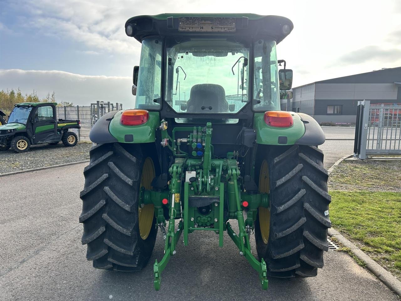 Traktor des Typs John Deere 5100M, Gebrauchtmaschine in Zweibrücken (Bild 5)