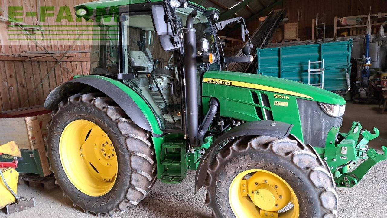 Traktor от тип John Deere 5100R, Gebrauchtmaschine в REDLHAM (Снимка 4)