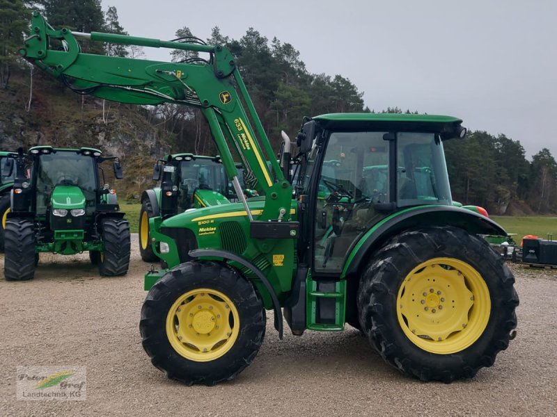 Traktor des Typs John Deere 5100R, Gebrauchtmaschine in Pegnitz-Bronn (Bild 1)