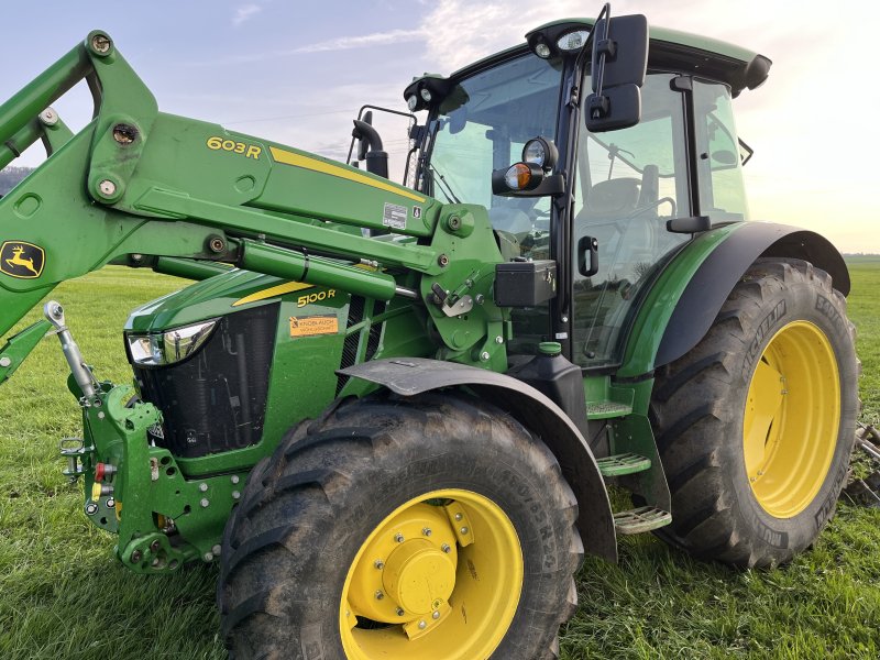 Traktor типа John Deere 5100R, Gebrauchtmaschine в Donaueschingen (Фотография 1)