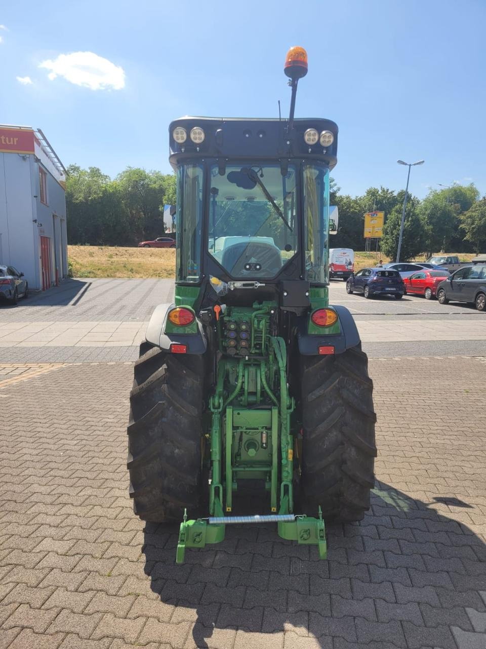 Traktor des Typs John Deere 5105GV Aktion, Neumaschine in Worms (Bild 4)